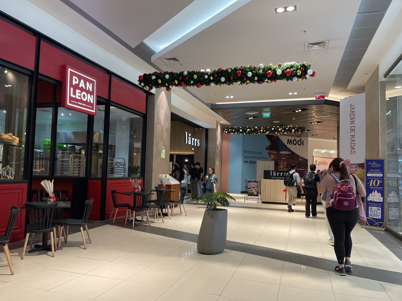 クリスマス飾りのサンティアゴのモール