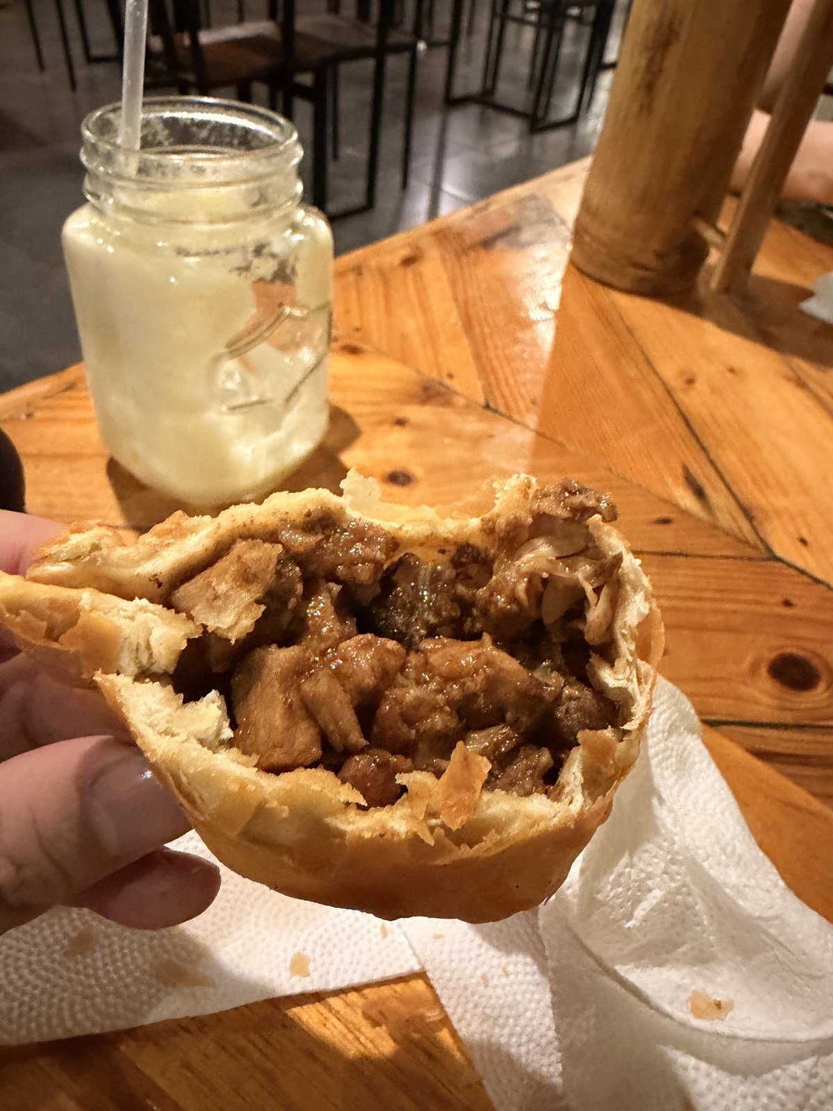 エンパナーダとプレシデンテ|サントドミンゴで食べたドミニカごはん