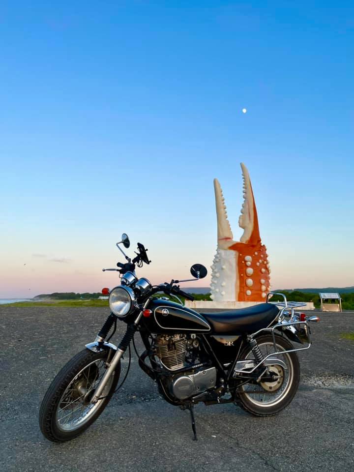 紋別・カニの爪モニュメント+SR400