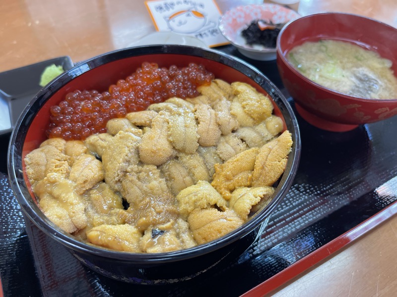 稚内の朝食、ウニ・イクラ丼