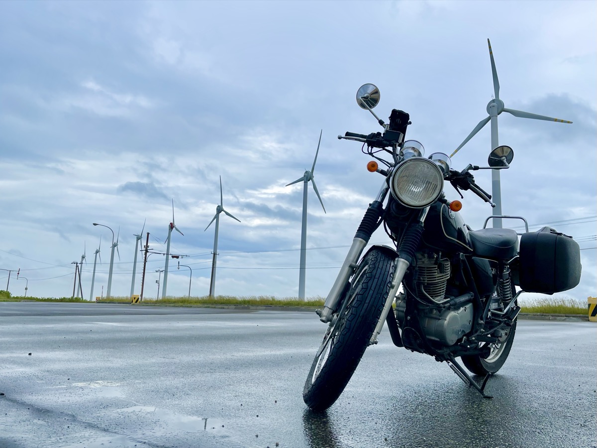 オロロンラインの風車群とSR400