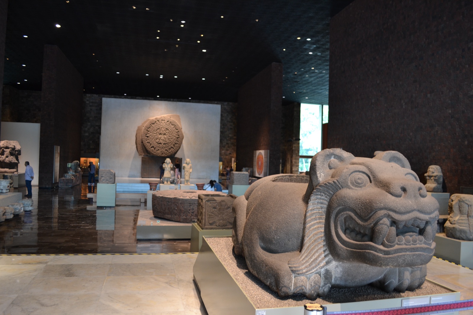 国立人類学博物館で巡る古代メキシコ｜太陽の石とコアトリクエ・オルメカ巨頭