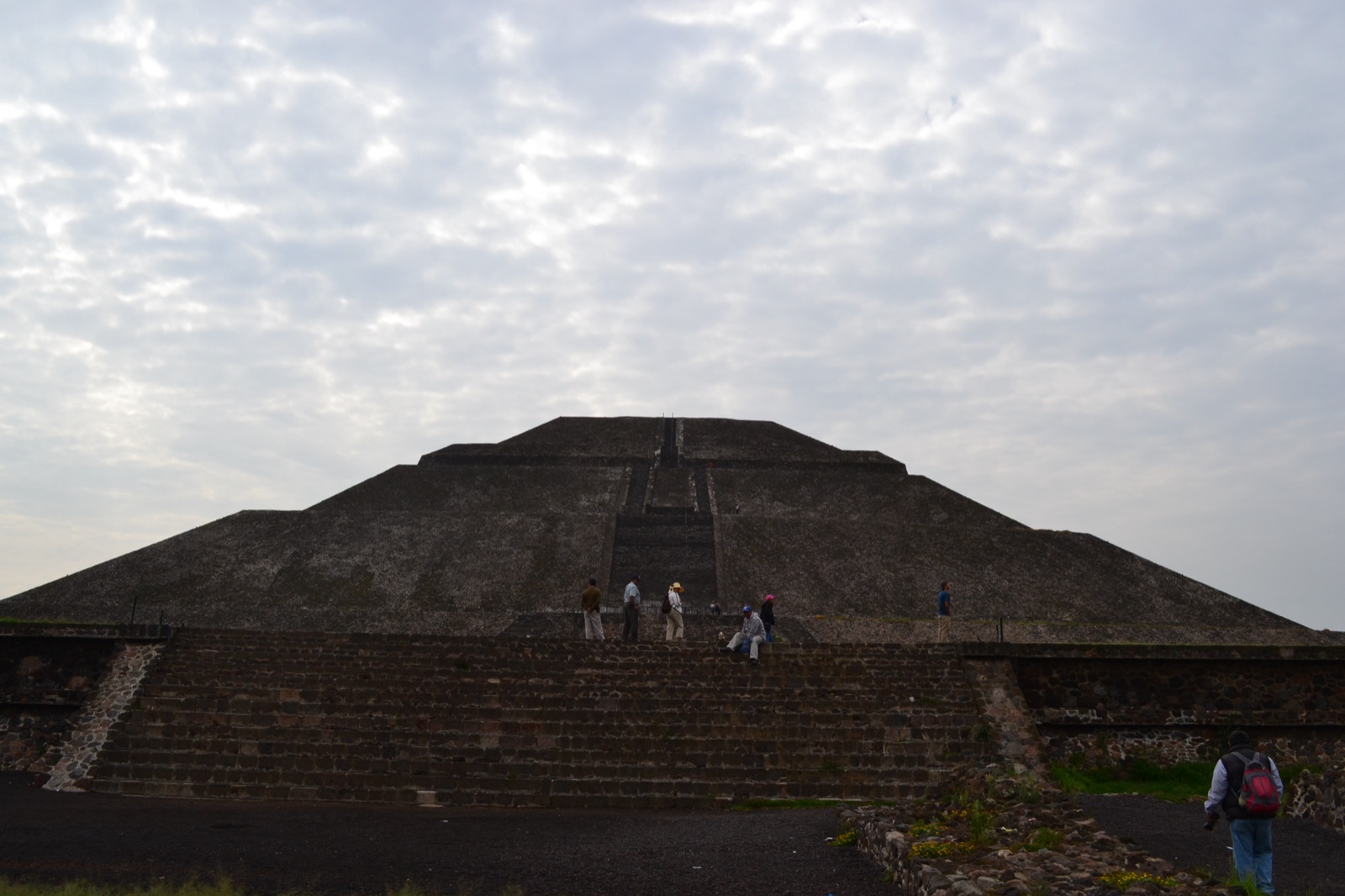 太陽のピラミッドの正面